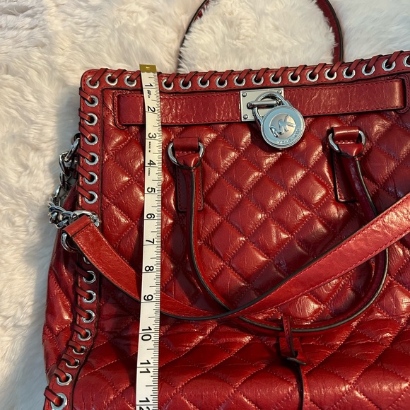 Michael Kors grommet Hamilton purse - Picture 2 of 7